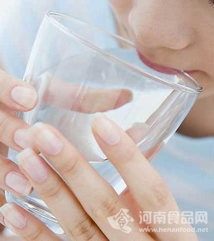 冬天 干燥 皮膚 缺水 補水 飲食