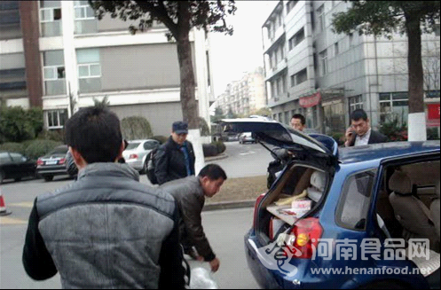 蘿卜哥送蘿卜纓