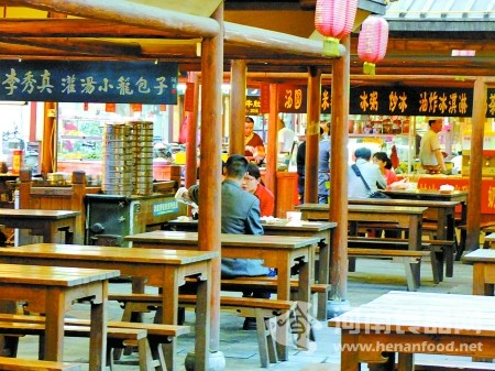 開封鼓樓復建，夜市搬遷