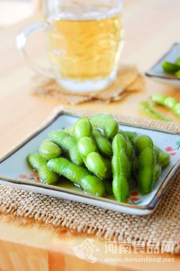 降溫美食：冰鎮香糟毛豆（圖）