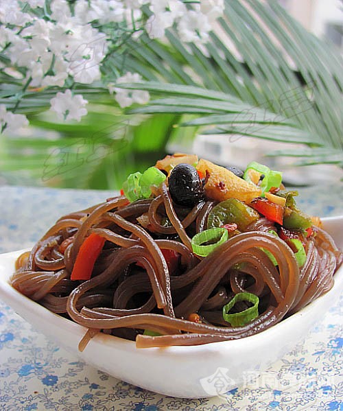 降溫美食：奇味蕨根粉（圖）