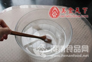 降溫美食：紅糖桂花冰粉（圖）