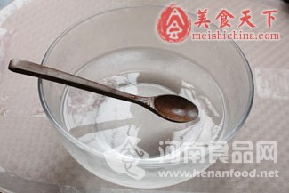 降溫美食：紅糖桂花冰粉（圖）