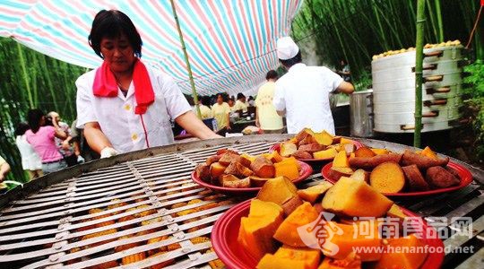 憶苦思甜飯