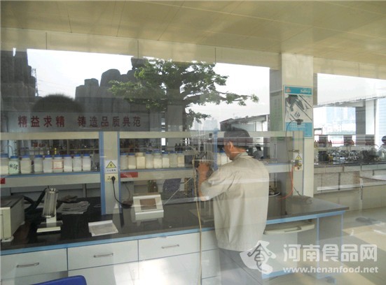 質檢中心（隔玻璃拍攝）
