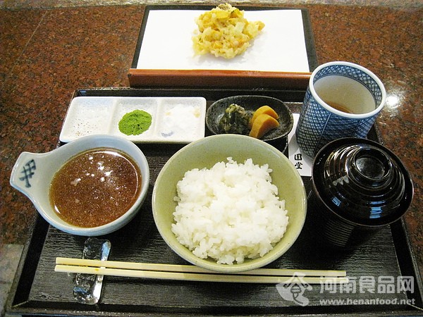 飯館白飯比肉貴