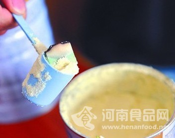 貝因美奶粉喝出蟲子