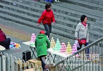 街頭香港益達10元3瓶