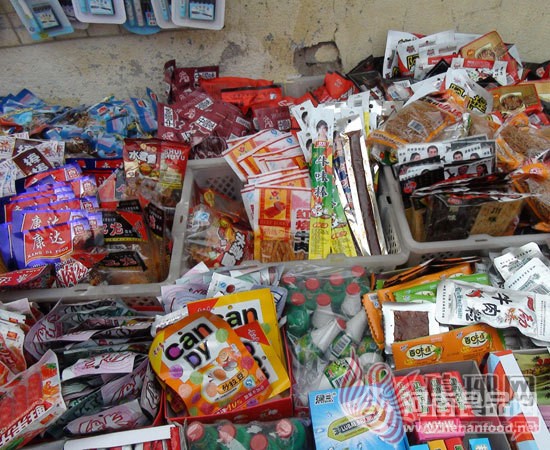 校園周邊“五毛錢”三無食品