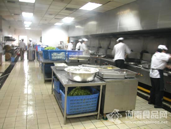 全國學生營養辦：學校食堂從業人員須不得低于1：100